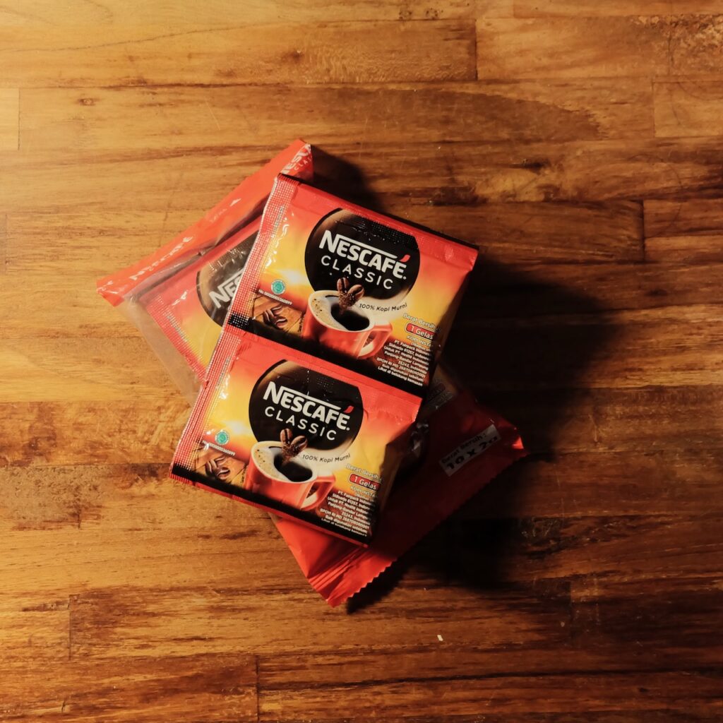 1 sachet kopi bubuk instan Nescafe Classic untuk kopi rumahan